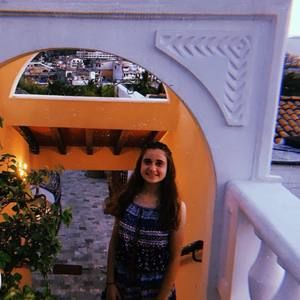 Meet your Posher, Kayla